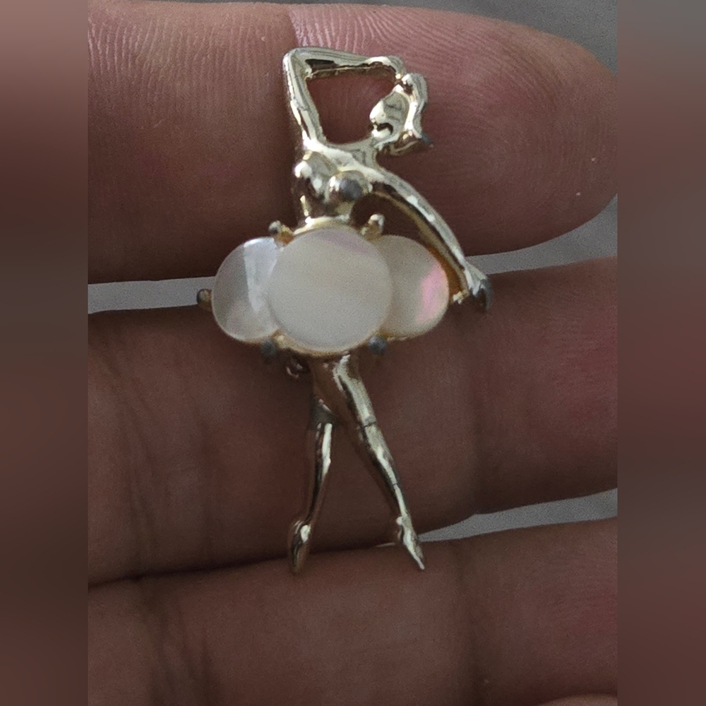 Broche vintage ton argent ballerine danseuse de ballet épingle